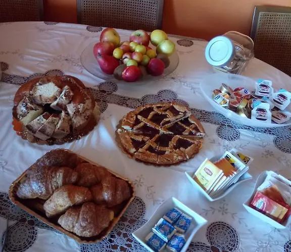 Belle Marche Oda ve Kahvaltı Civitanova Alta